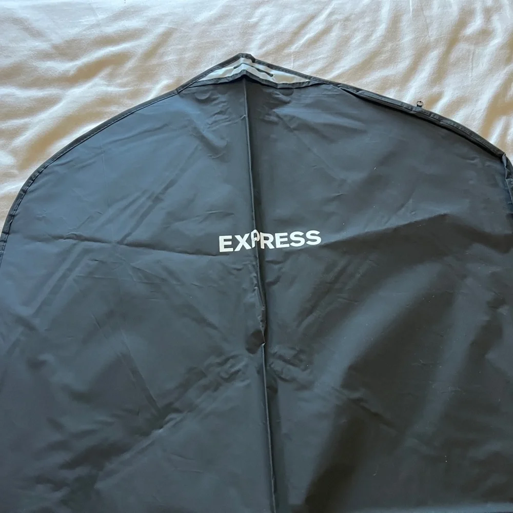 EXPRESS GARMENT CLOTHING SUIT BLACK ZIP UP BAG Brand New HOME CLOSET NEEDS